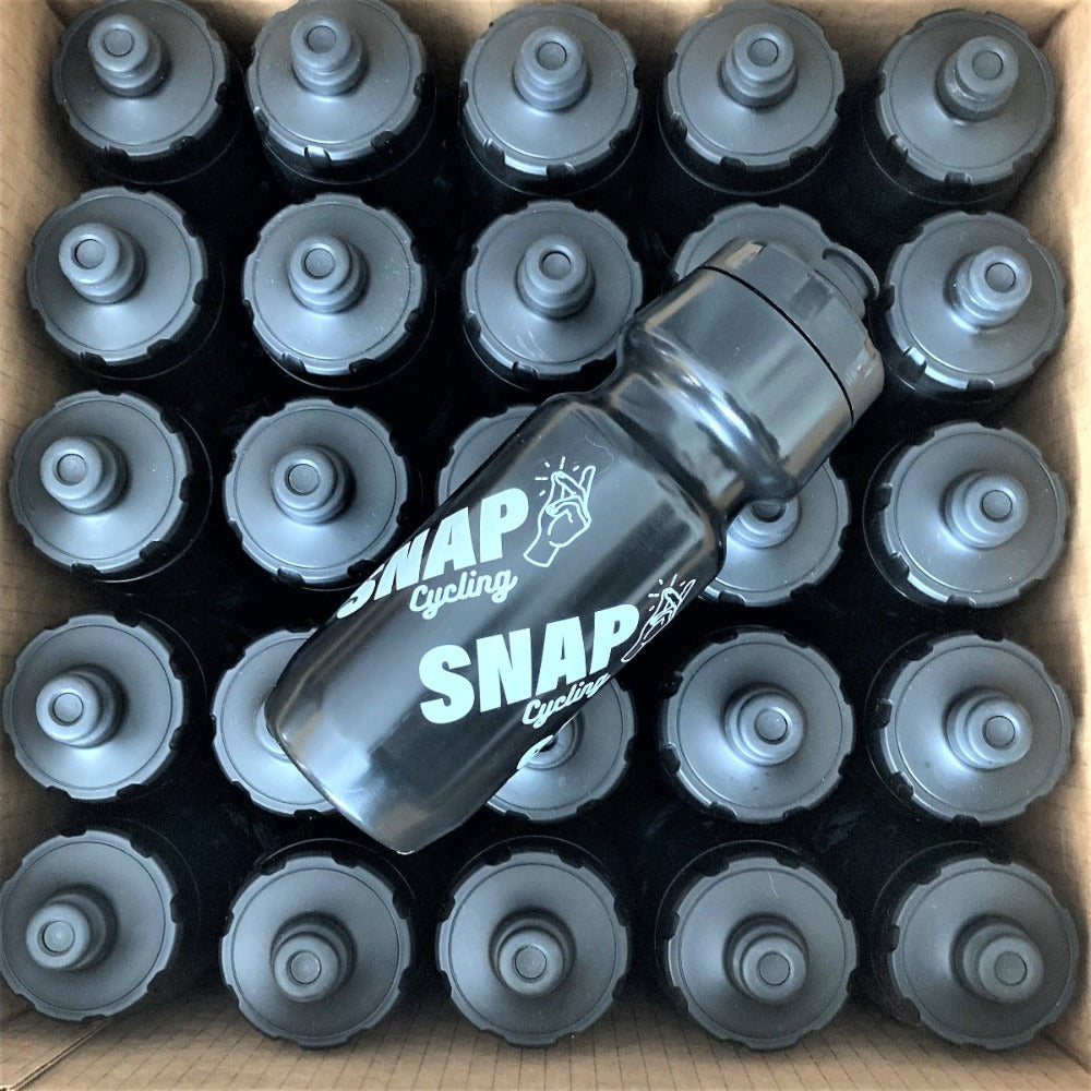 SNAP WATER BOTTLE - BLACK AND WHITE